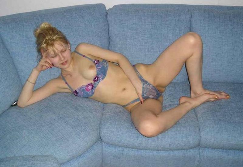 Девка себе в кайф отсасывает писюн у хахаля 6 фото Девка себе в кайф отсасывает писюн у хахаля 6 фото