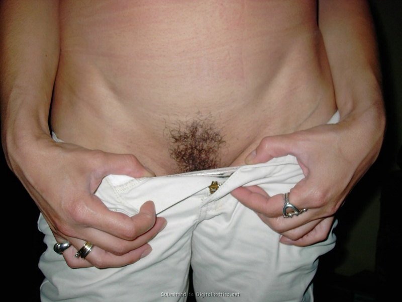 Удовлетворила парня минетом и показала волосатый лобок 22 фото Удовлетворила парня минетом и показала волосатый лобок 22 фото