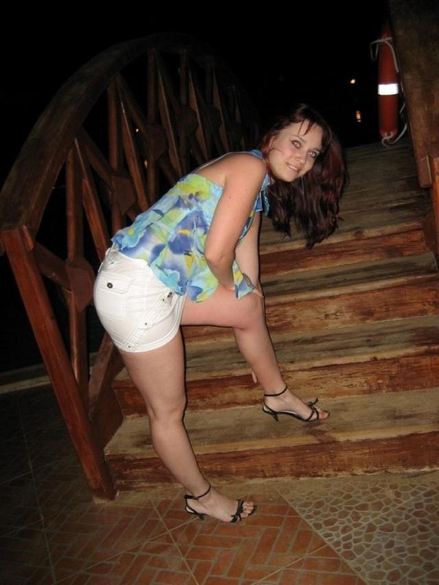 Девушка в желтой рубашке соблазняет любимого упругими сиськами 14 фото Девушка в желтой рубашке соблазняет любимого упругими сиськами 14 фото