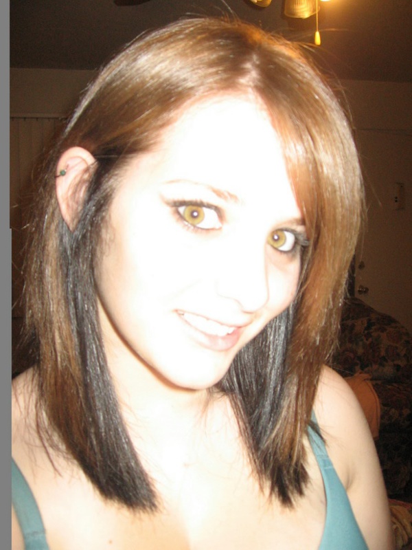 Красивая похотливая девка раздевается 1 фото Красивая похотливая девка раздевается 1 фото