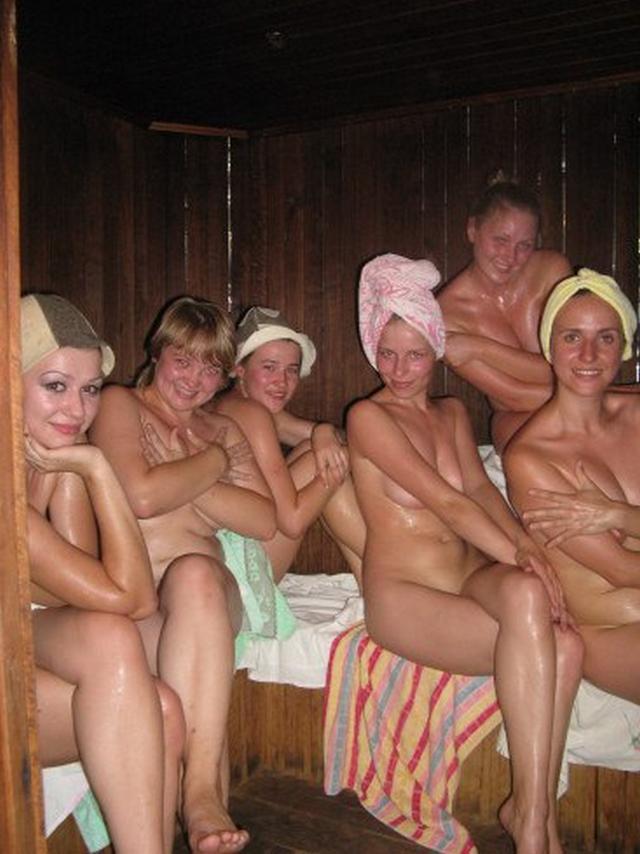 Симпатичные девушки обожают купаться 13 фото Симпатичные девушки обожают купаться 13 фото