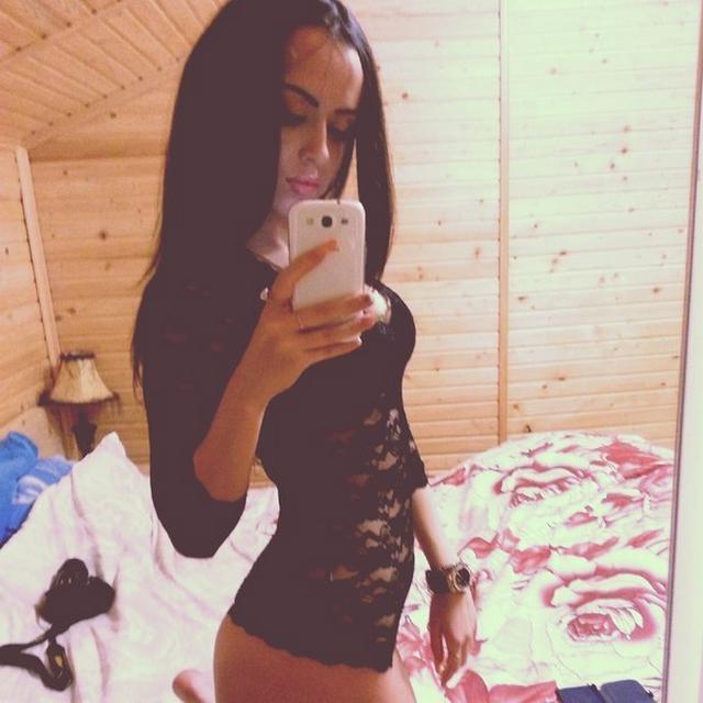 Давалка из Киева красуется титьками и попкой в соцсетях 11 фото Давалка из Киева красуется титьками и попкой в соцсетях 11 фото