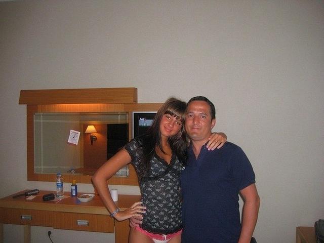 Стриптиз в исполнении шикарной милашки 13 фото Стриптиз в исполнении шикарной милашки 13 фото