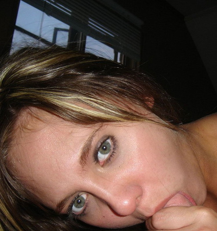 Сперма на девушку так и льется рекой 1 фото Сперма на девушку так и льется рекой 1 фото