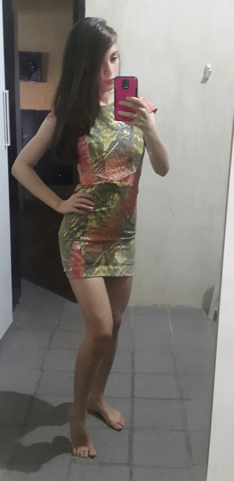 Студентка разделась у зеркала и показывая сиськи и попку 2 фото Студентка разделась у зеркала и показывая сиськи и попку 2 фото