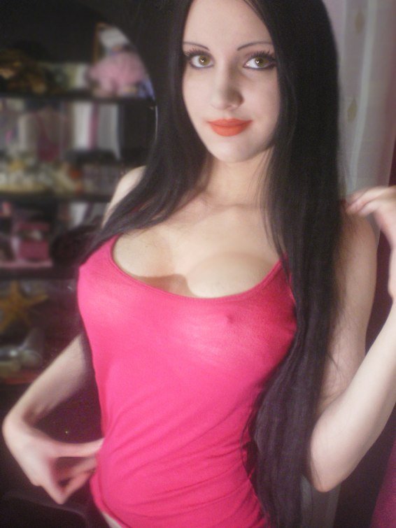 Пышногрудая брюнетка крутит упругой жопой 22 фото Пышногрудая брюнетка крутит упругой жопой 22 фото