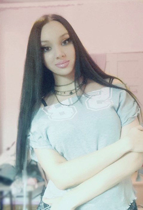 Пышногрудая брюнетка крутит упругой жопой 21 фото Пышногрудая брюнетка крутит упругой жопой 21 фото